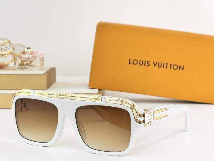 Picture of Louis Vuitton Sunglasses _SKUfw76406708fw